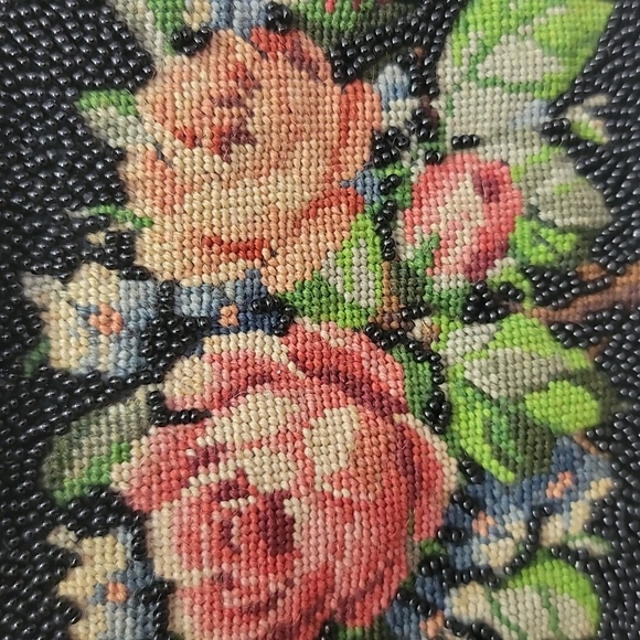 Vintage 1920 hand beaded purse - Picture 4 of 10